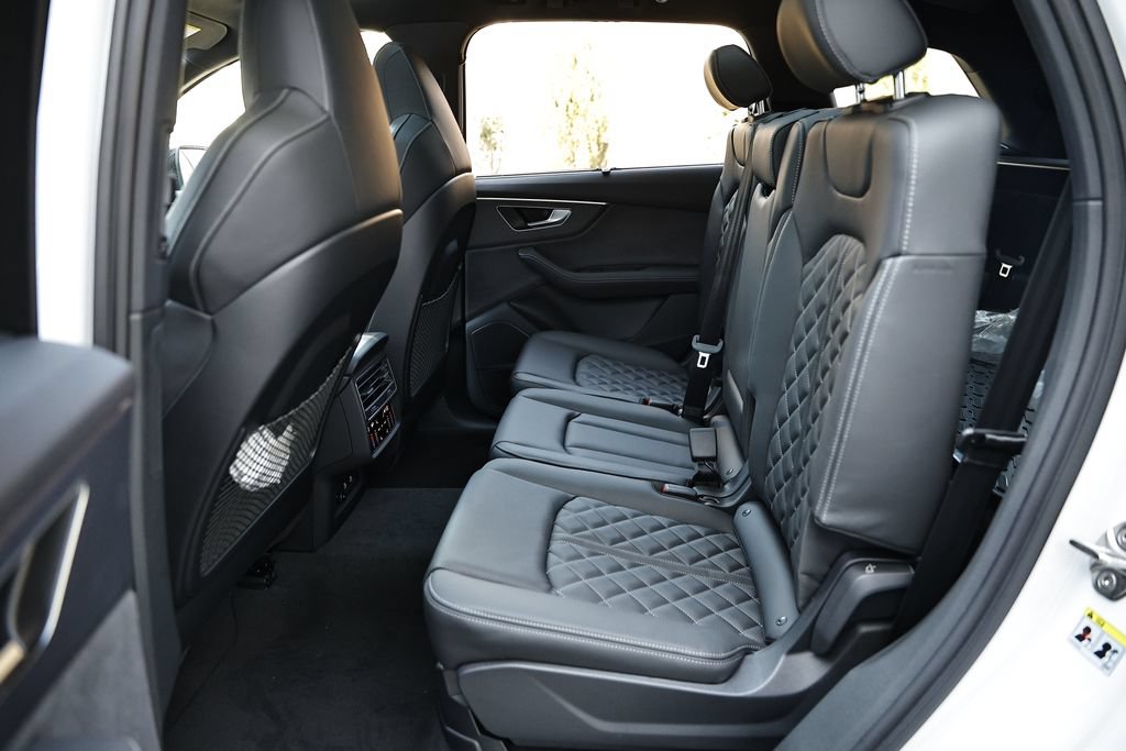 New 2026 Audi SQ7 Premium Plus AWD/4WD image 25