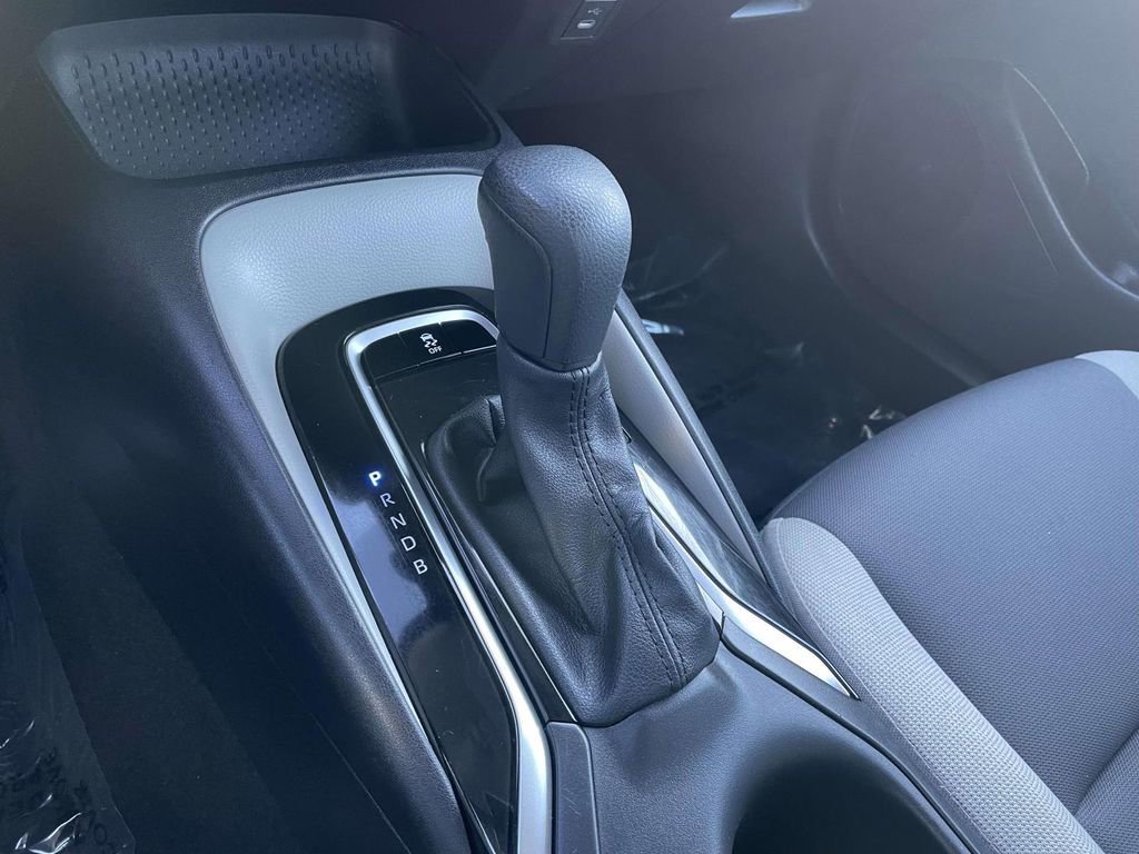 Used 2025 Toyota Corolla LE image 40