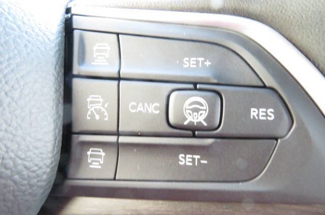 New 2026 Jeep Grand Cherokee Limited w/ Trailer Tow Package AWD/4WD image 29