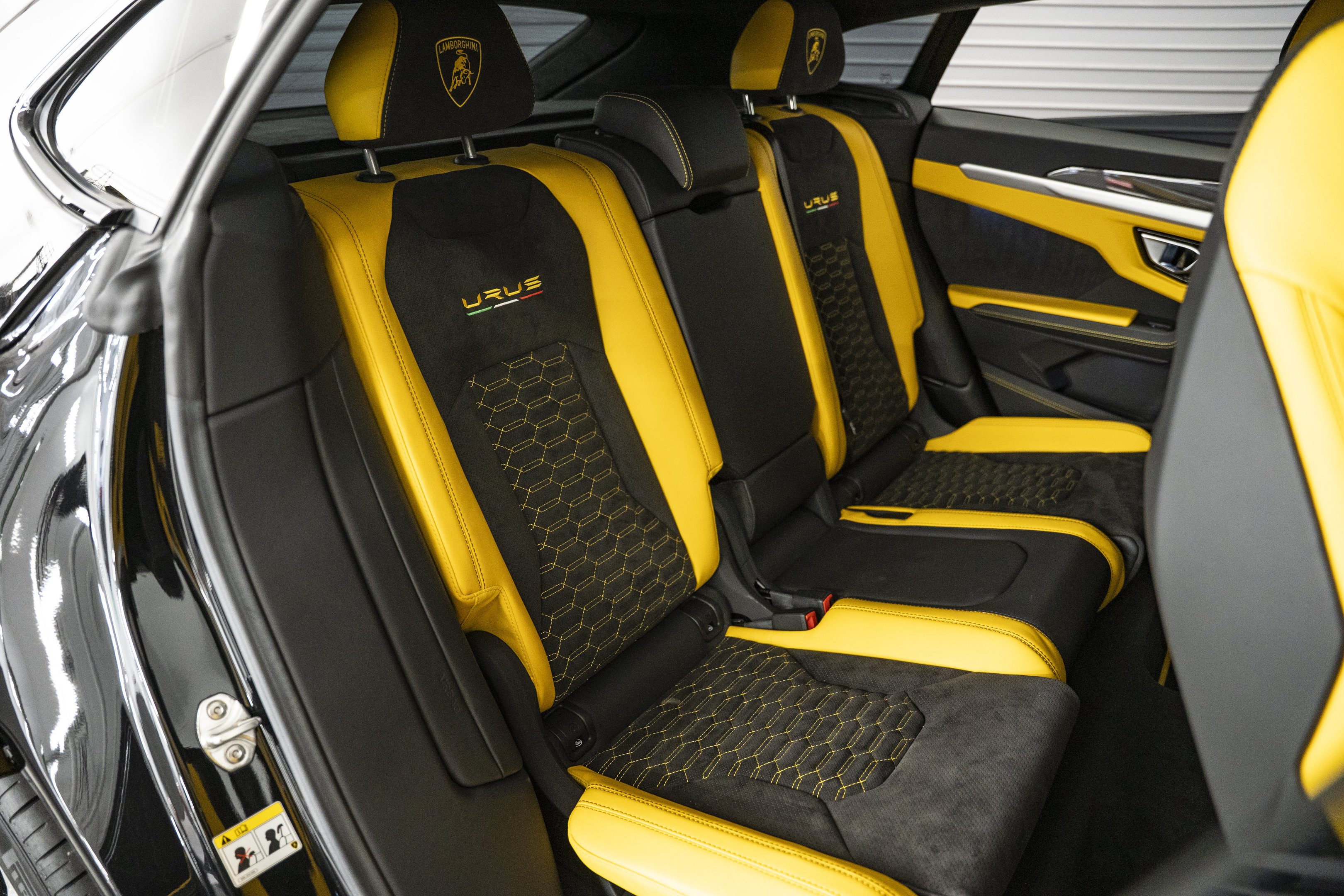 Used 2022 Lamborghini Urus AWD/4WD image 29