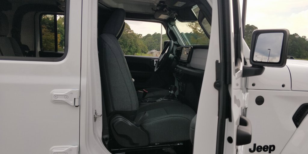 New 2025 Jeep Gladiator Sport image 41