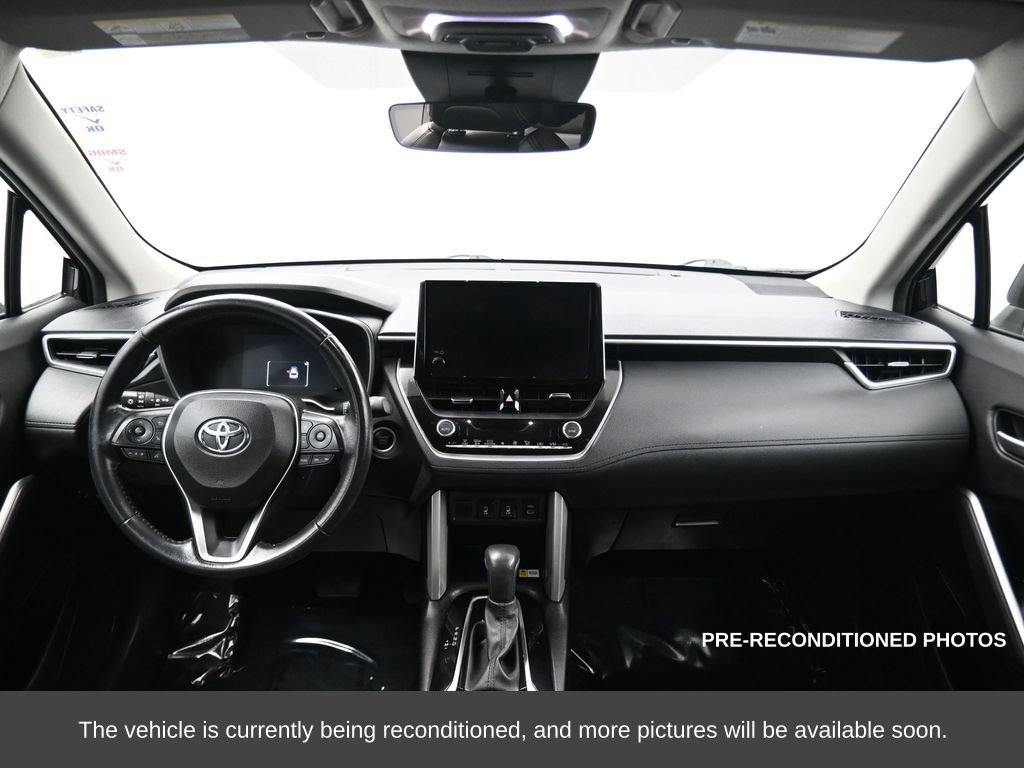 Used 2023 Toyota Corolla Cross XLE image 15