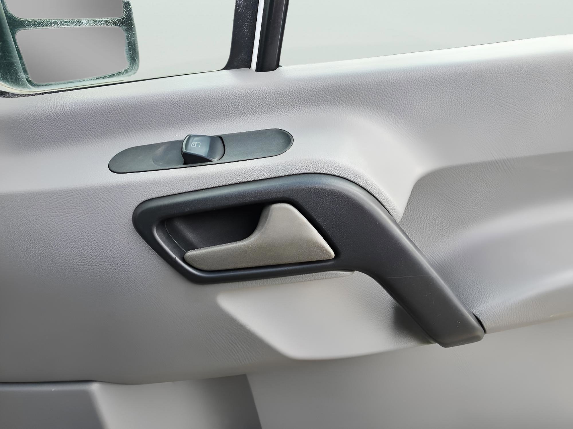 Used 2008 Freightliner Sprinter 3500 image 15