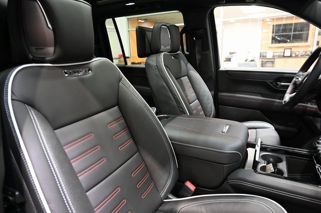 New 2026 GMC Yukon XL AT4 Ultimate w/ LPO, Illumination Package image 10