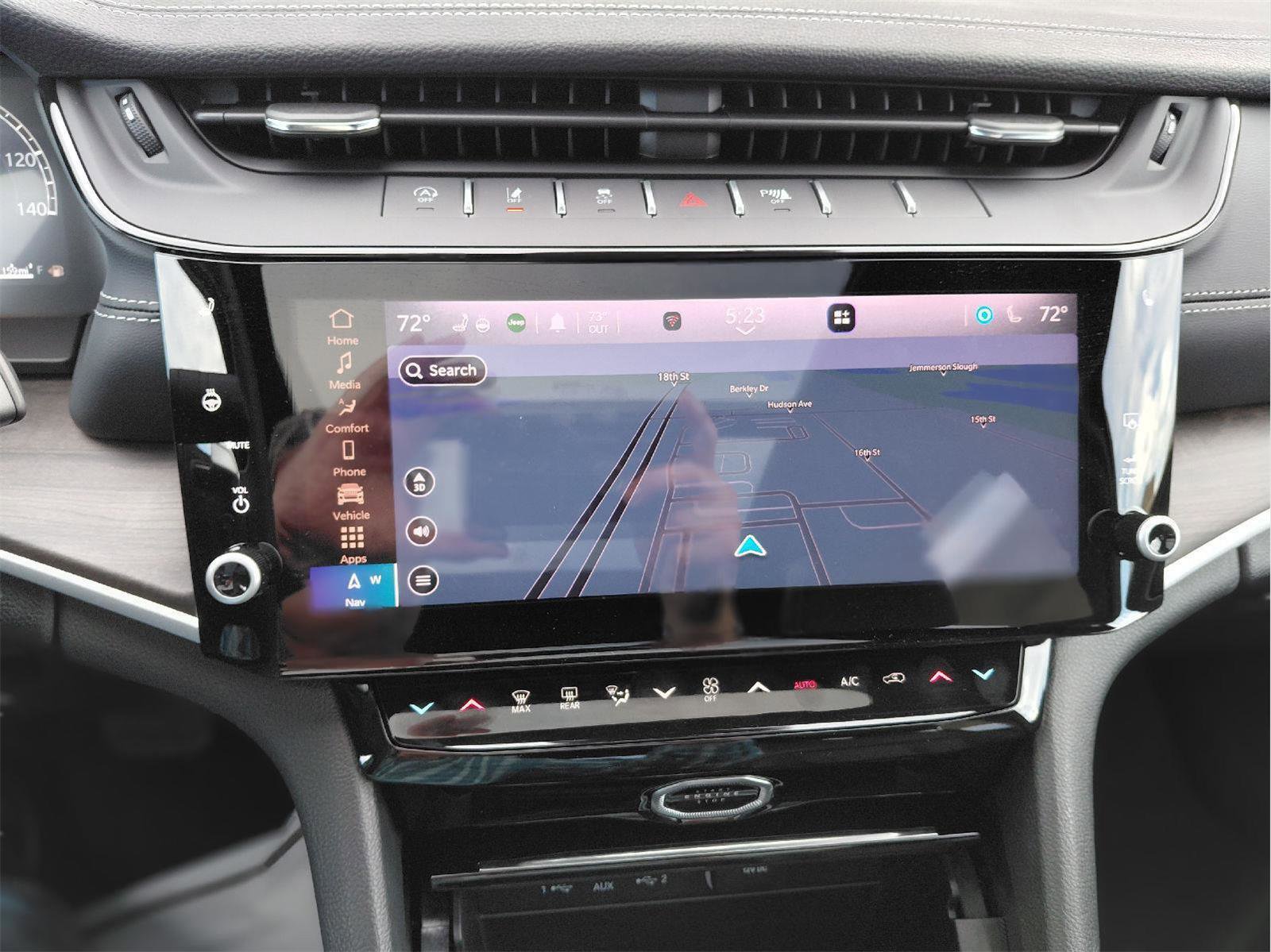 New 2026 Jeep Grand Cherokee Limited w/ Limited Altitude Package AWD/4WD image 28