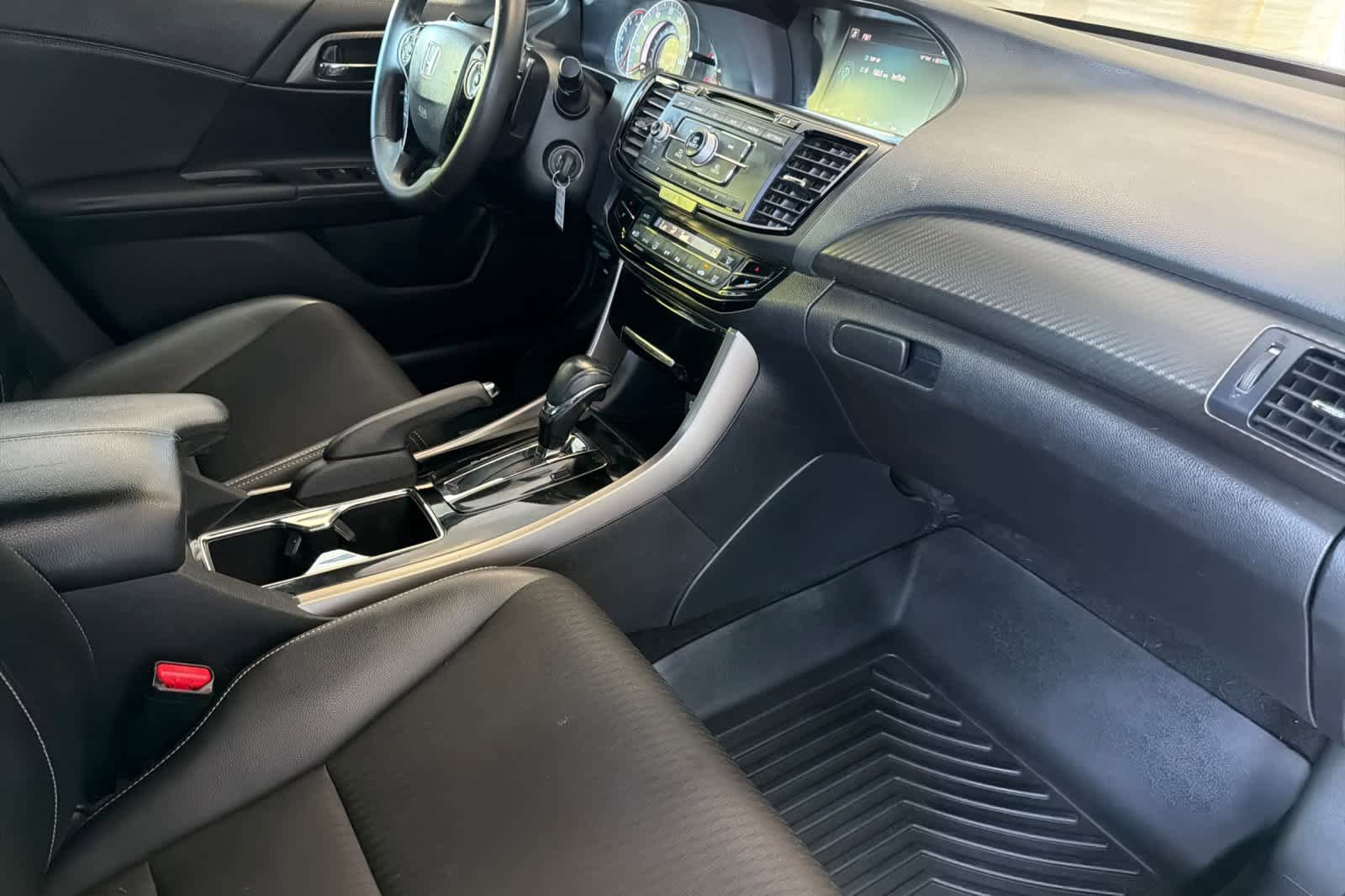 Used 2017 Honda Accord Sport image 15