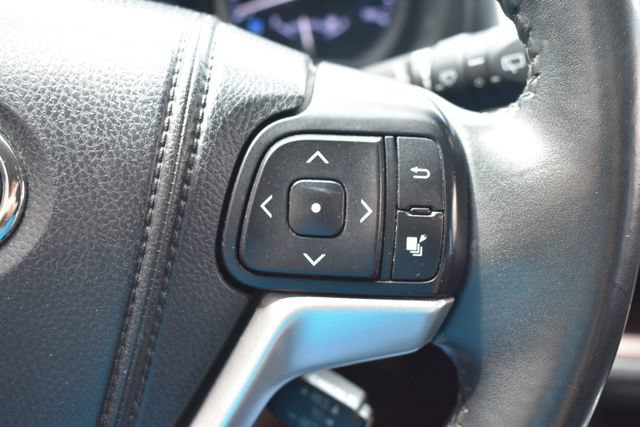 Used 2015 Toyota Highlander XLE AWD/4WD image 25