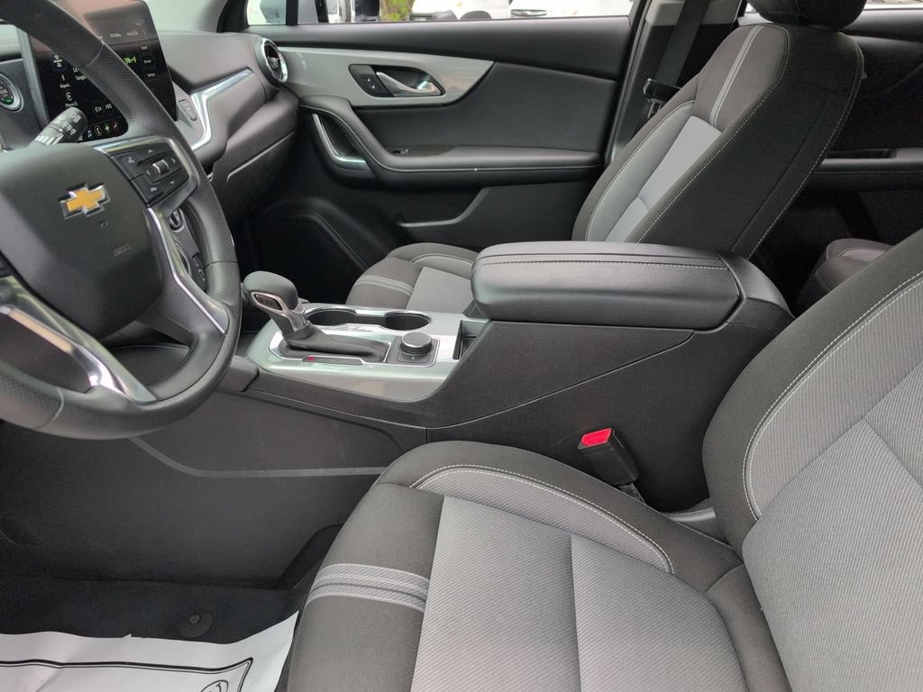 Used 2025 Chevrolet Blazer LT FWD image 24