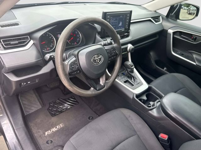 Used 2021 Toyota RAV4 LE FWD image 12