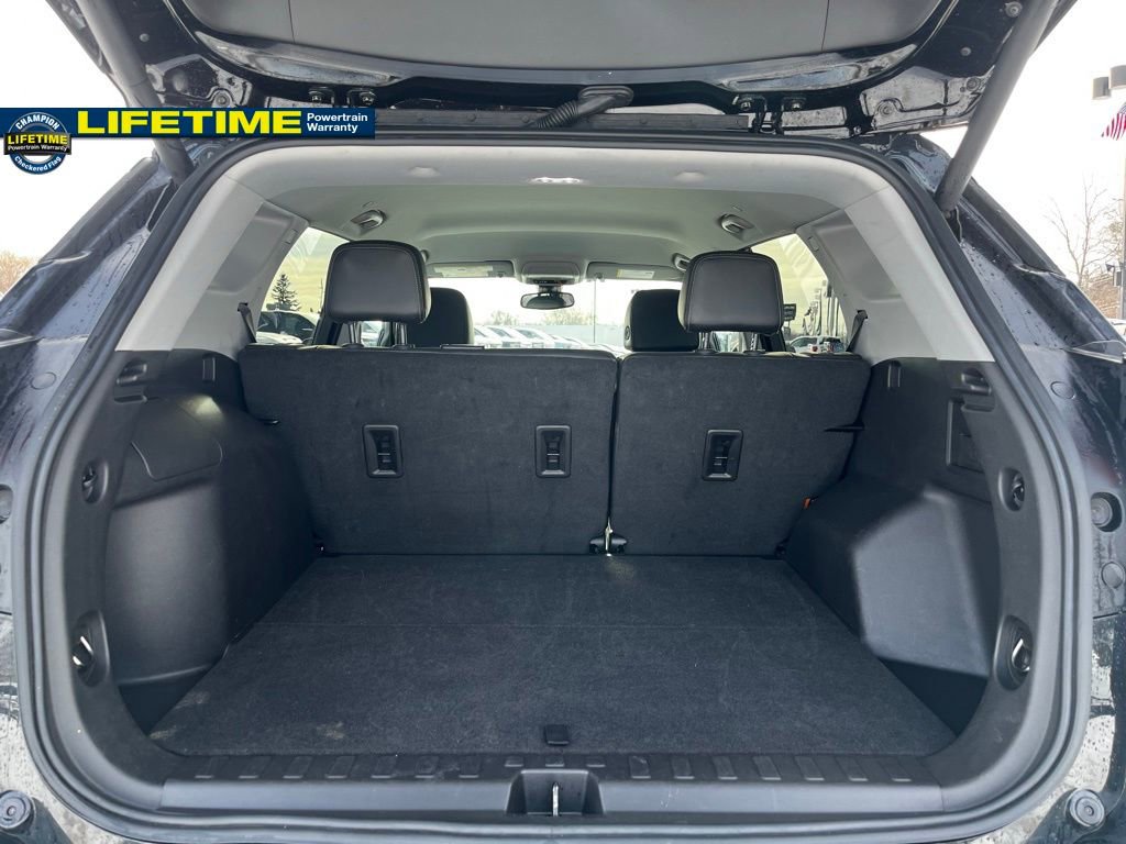 Used 2024 GMC Terrain SLT image 14