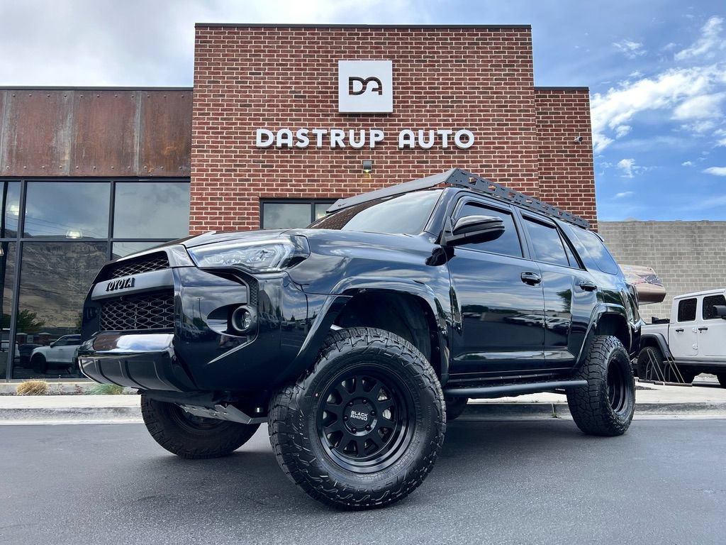 Used 2022 Toyota 4Runner TRD Off-Road Premium w/ Moonroof Package AWD/4WD image 1