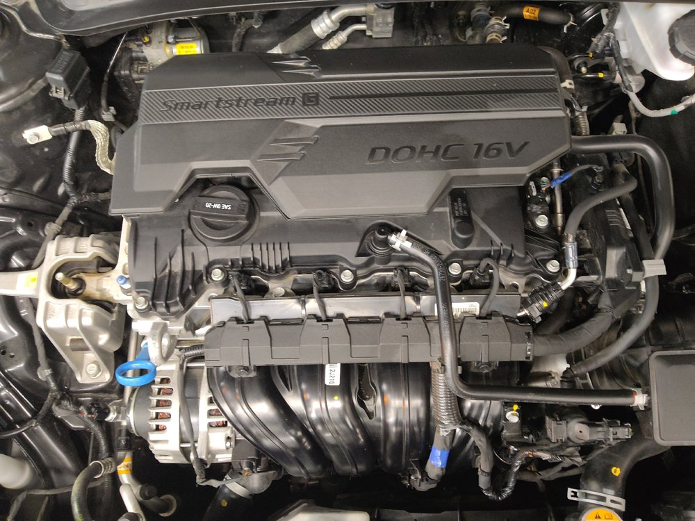 Used 2025 Hyundai Elantra SE w/ Cargo Package FWD image 30