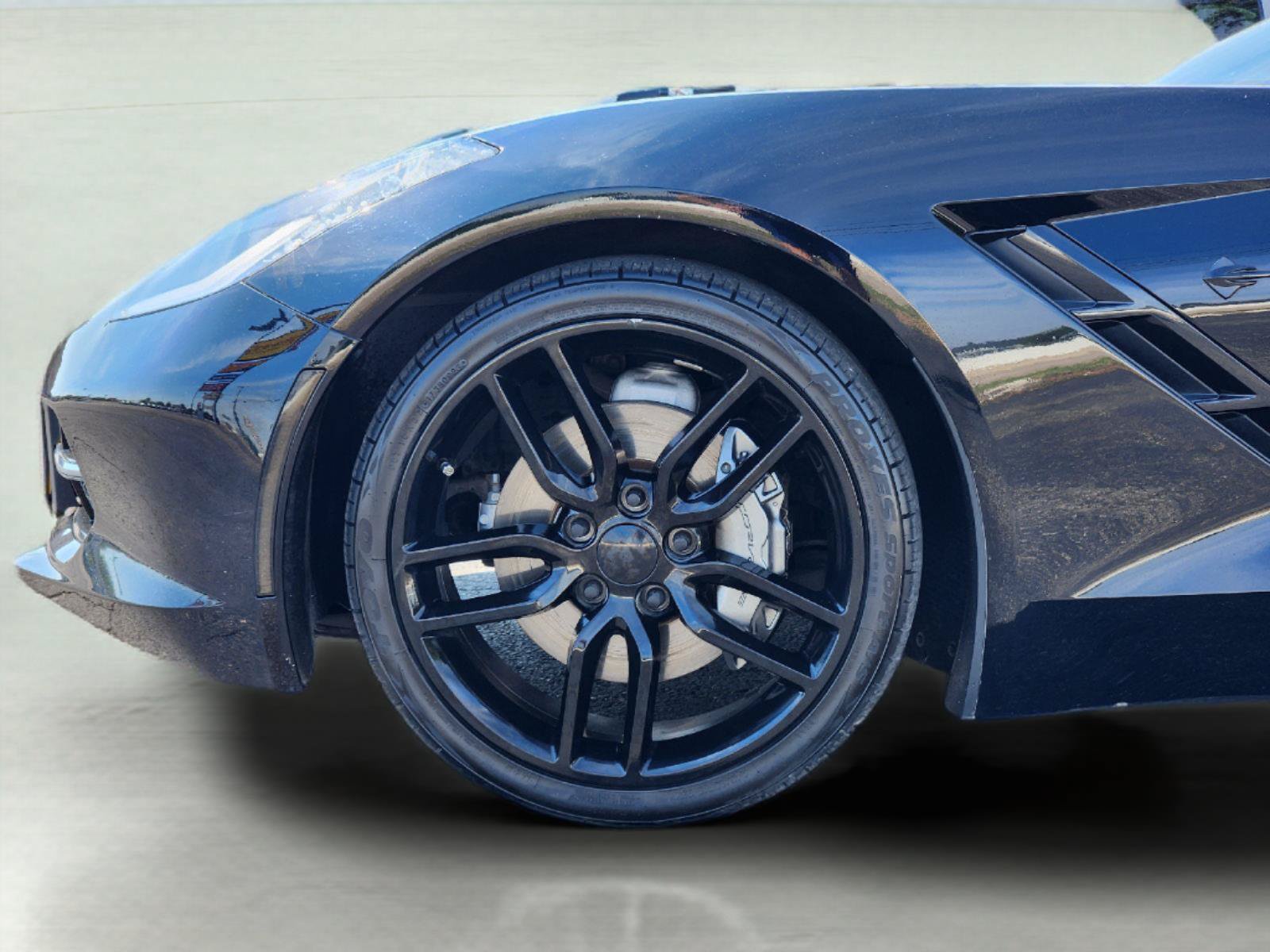 Used 2019 Chevrolet Corvette Stingray Coupe w/ 1LT RWD image 9