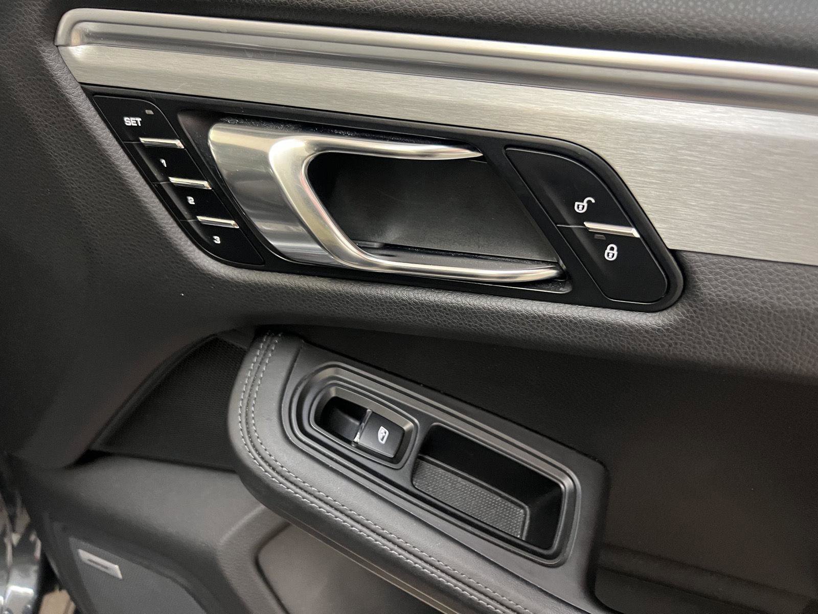 Used 2017 Porsche Macan GTS image 26