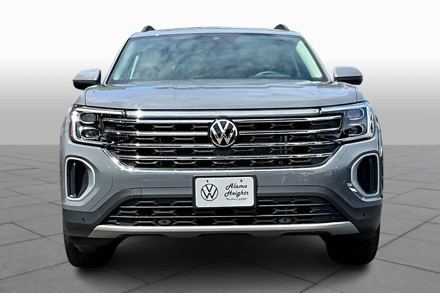 New 2026 Volkswagen Atlas SE FWD image 3