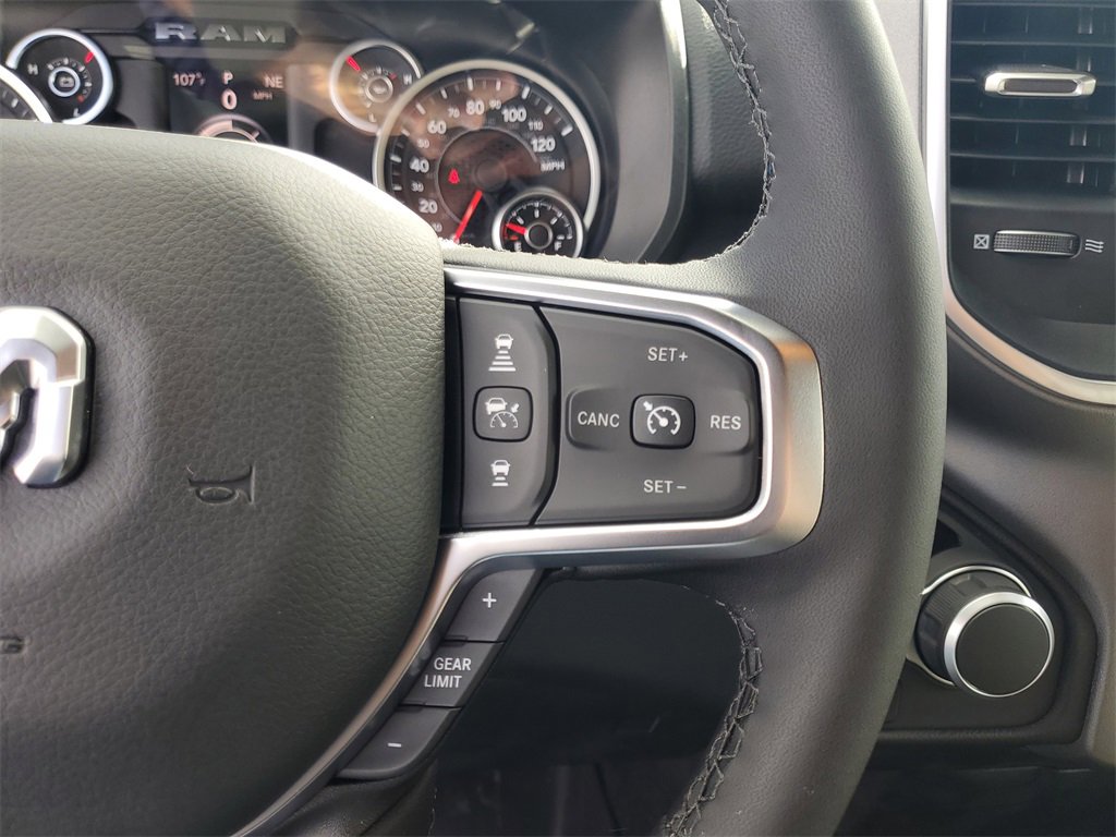 New 2025 RAM 1500 4x4 Crew Cab image 12