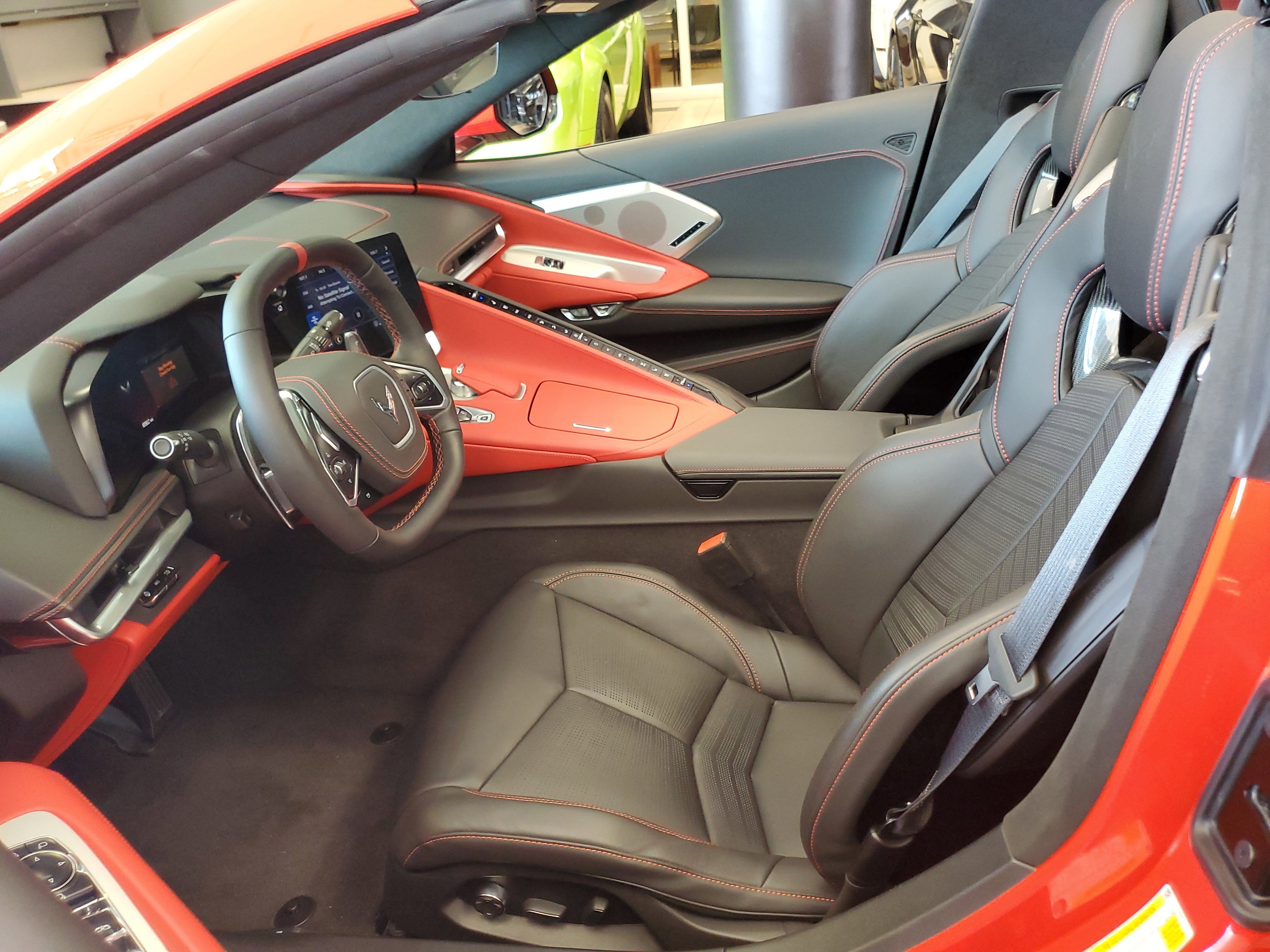 Used 2022 Chevrolet Corvette Stingray Premium Conv w/ Z51 Performance Package image 11