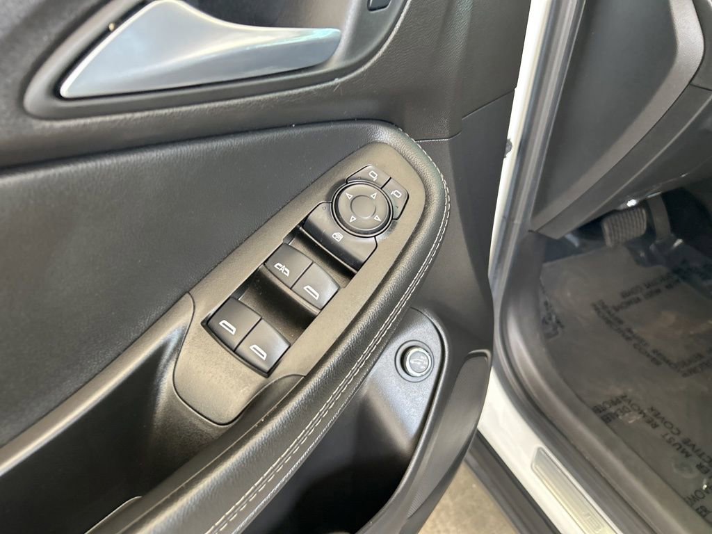 Used 2022 Buick Encore GX Select FWD image 36