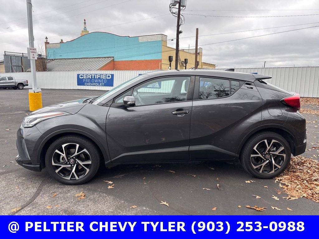Used 2022 Toyota C-HR XLE image 4