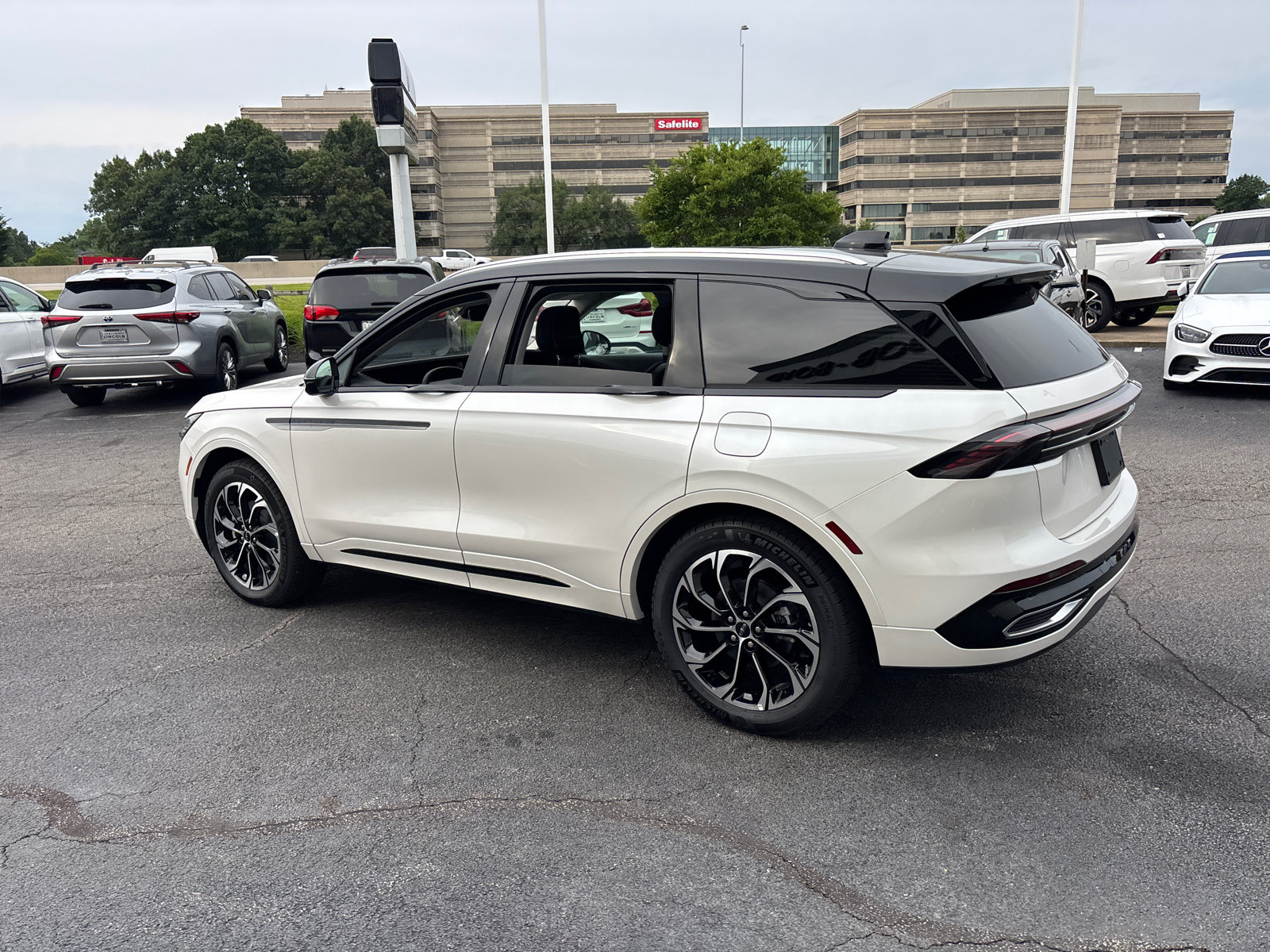 New 2026 Lincoln Nautilus Reserve AWD/4WD image 5