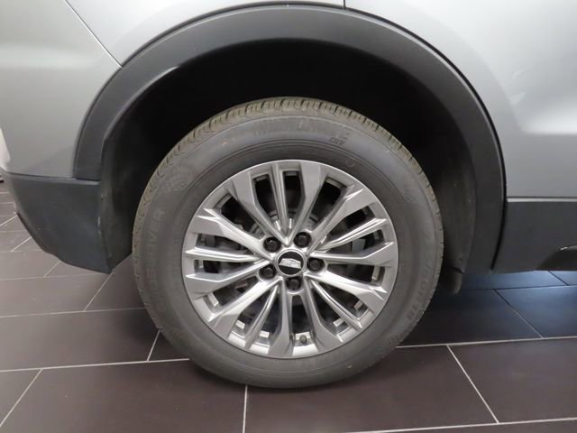 Certified 2025 Cadillac XT4 Premium Luxury image 17