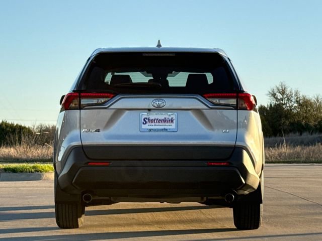 Used 2023 Toyota RAV4 LE image 7