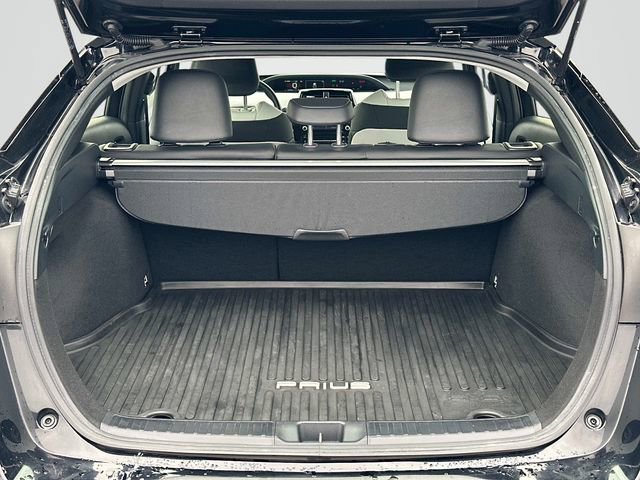 Used 2022 Toyota Prius XLE w/ Advanced Technology Package image 18