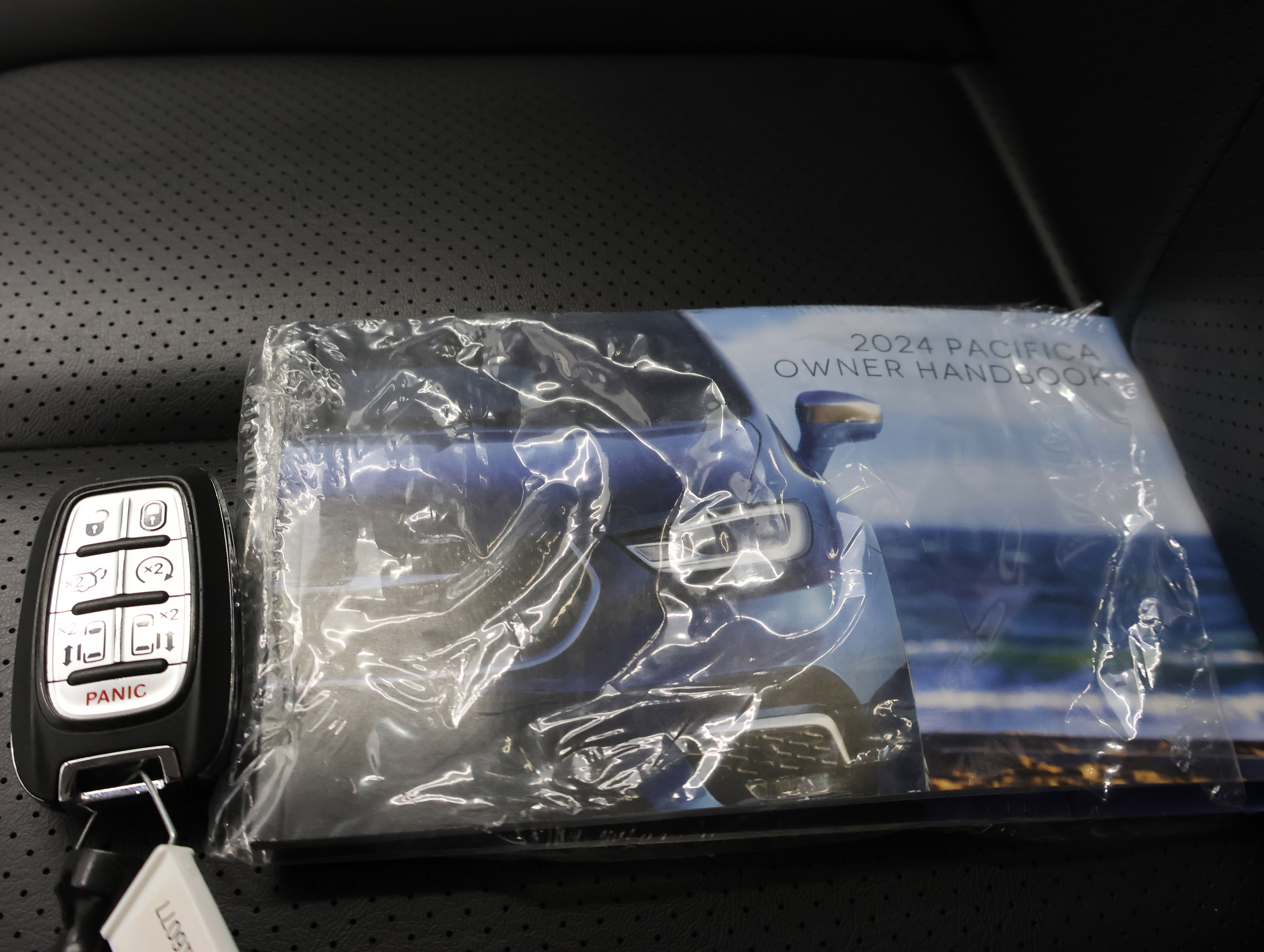 Used 2024 Chrysler Pacifica Touring-L image 63