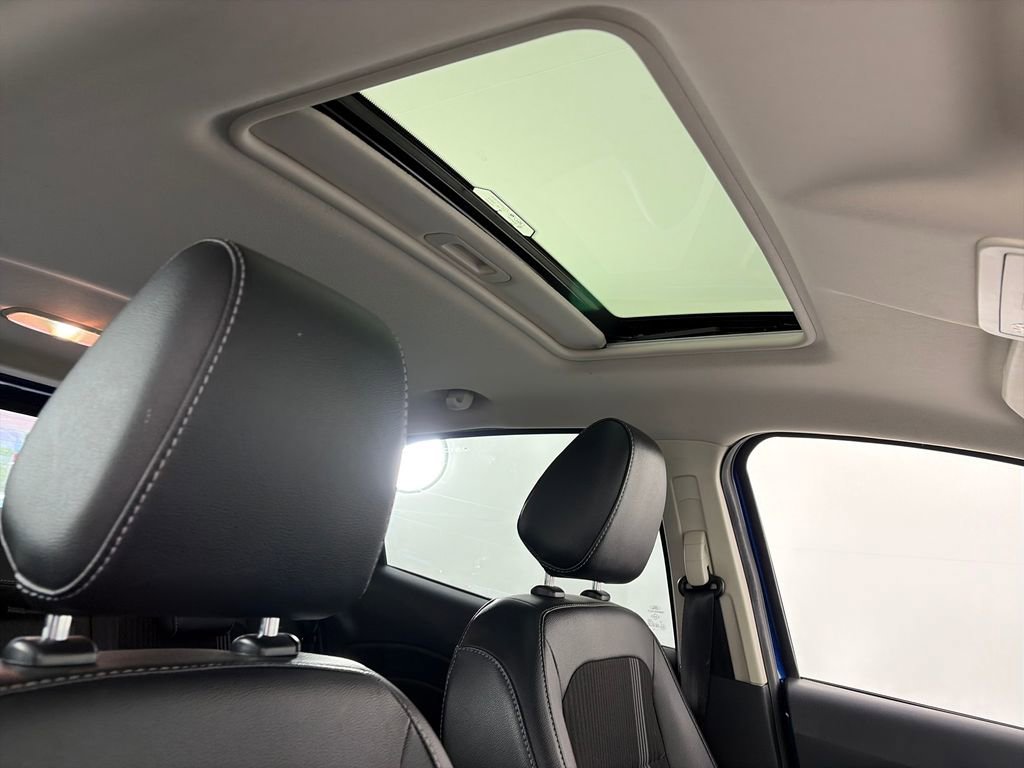 Used 2019 Ford EcoSport SES w/ SES Black Appearance Package image 32