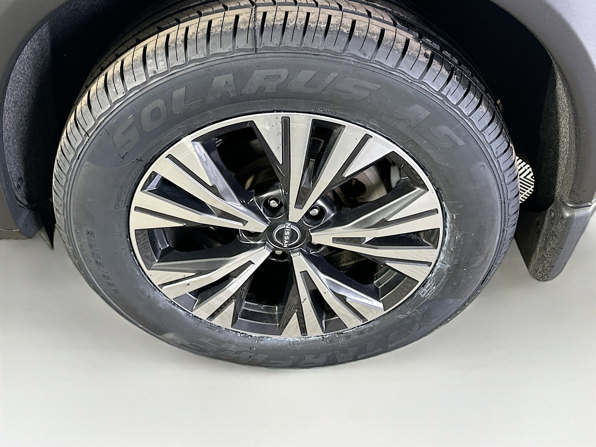 Used 2023 Nissan Rogue SV image 11