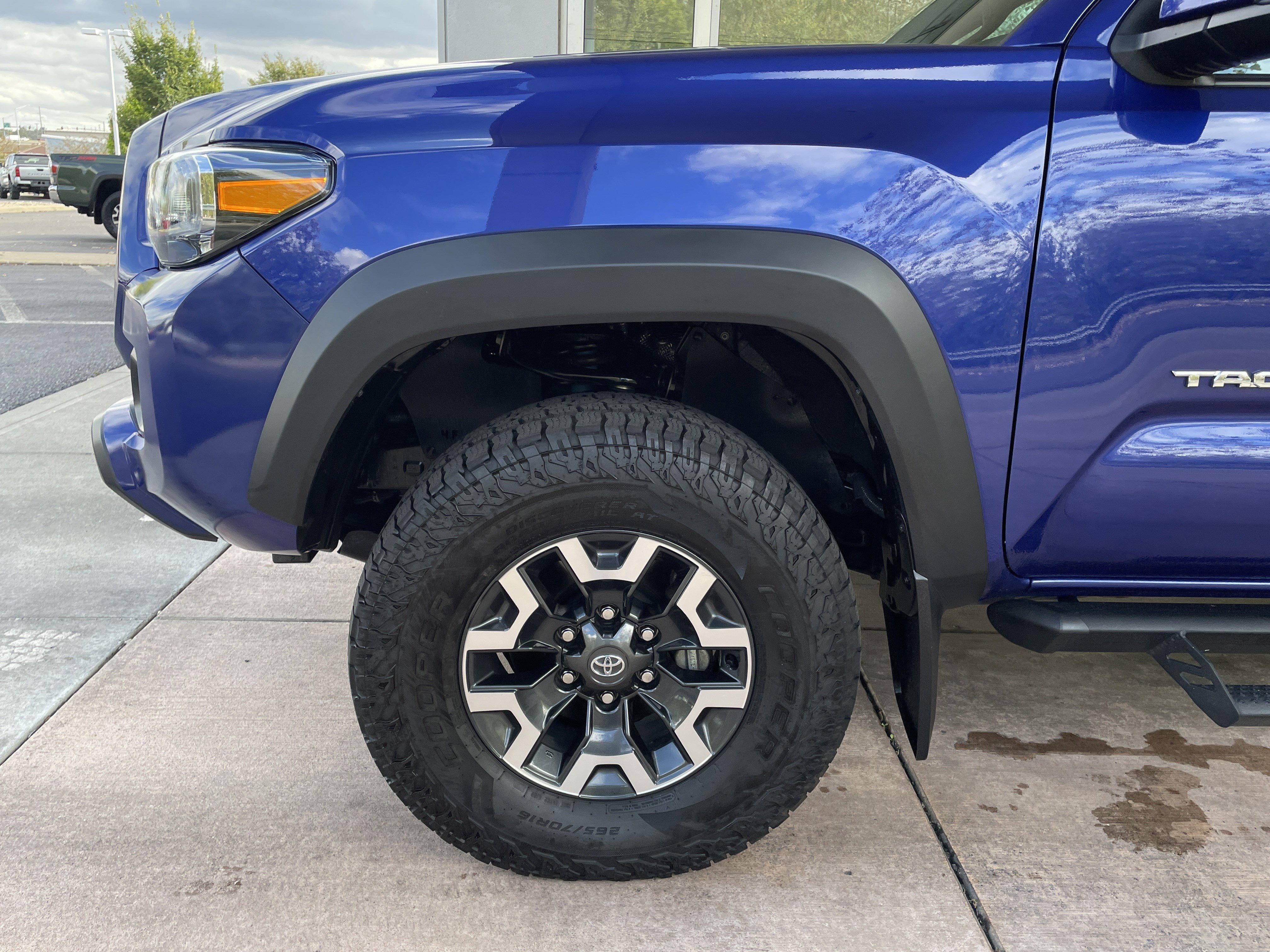 Used 2022 Toyota Tacoma TRD Off-Road image 25