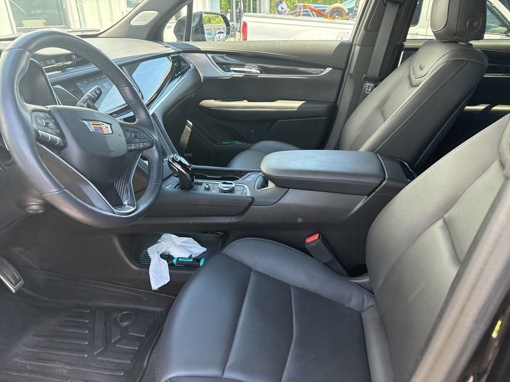 Used 2024 Cadillac XT6 Sport w/ Technology Package image 11