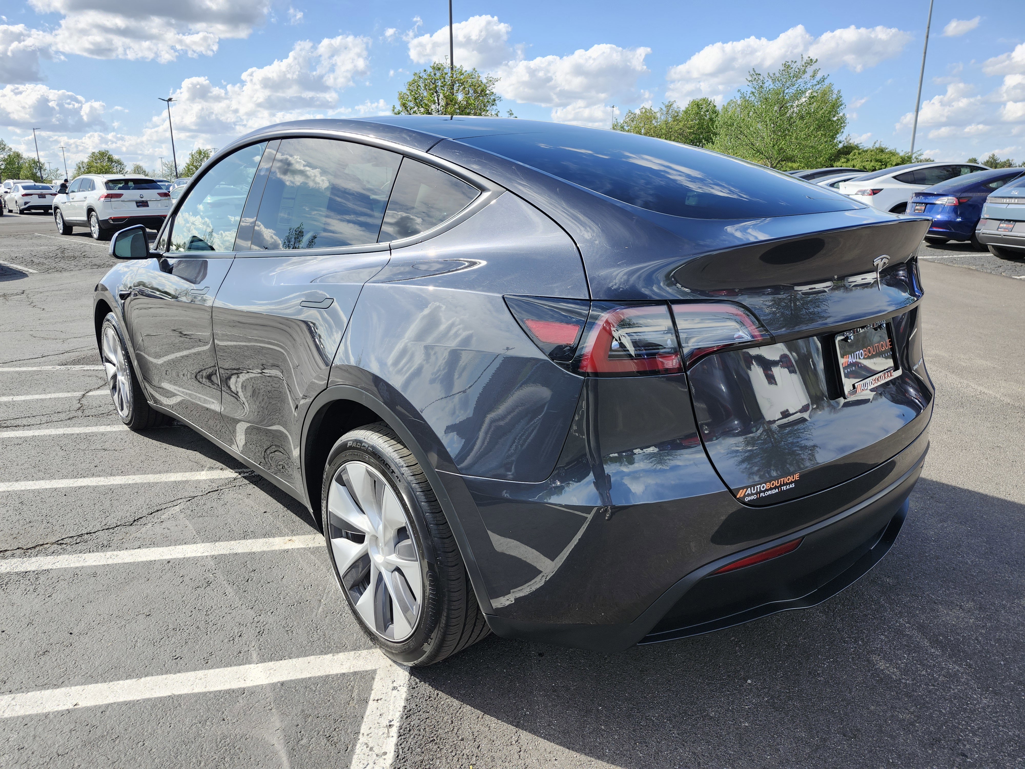 Used 2024 Tesla Model Y Long Range AWD/4WD image 14