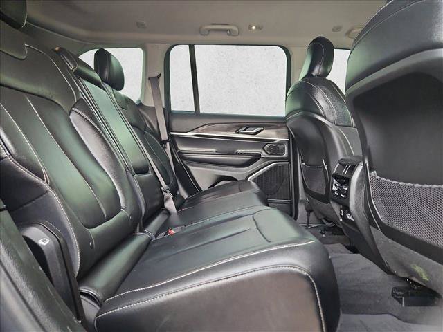Used 2022 Jeep Grand Cherokee Limited AWD/4WD image 20