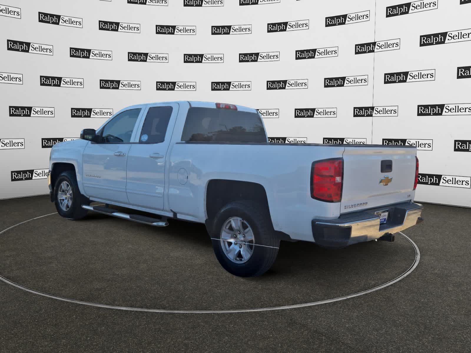 Used 2019 Chevrolet Silverado 1500 LT RWD image 4