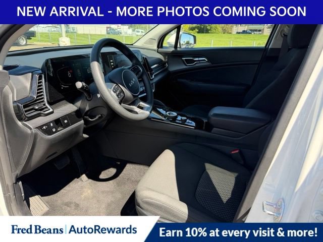 Used 2025 Kia Sportage LX AWD/4WD image 10