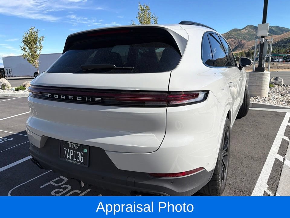 Certified 2025 Porsche Cayenne AWD/4WD image 7