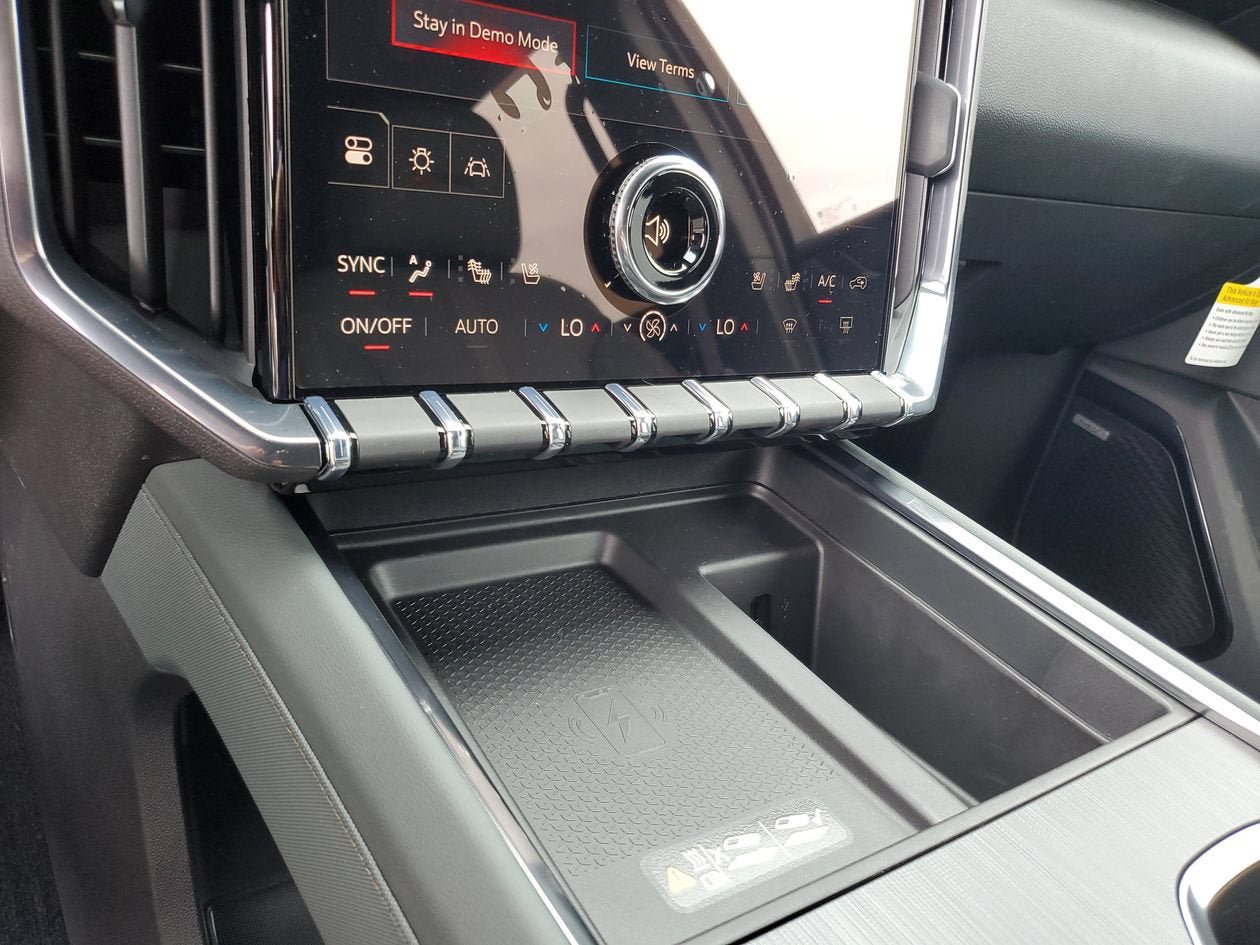New 2026 GMC Acadia AT4 w/ Luxury Package AWD/4WD image 23
