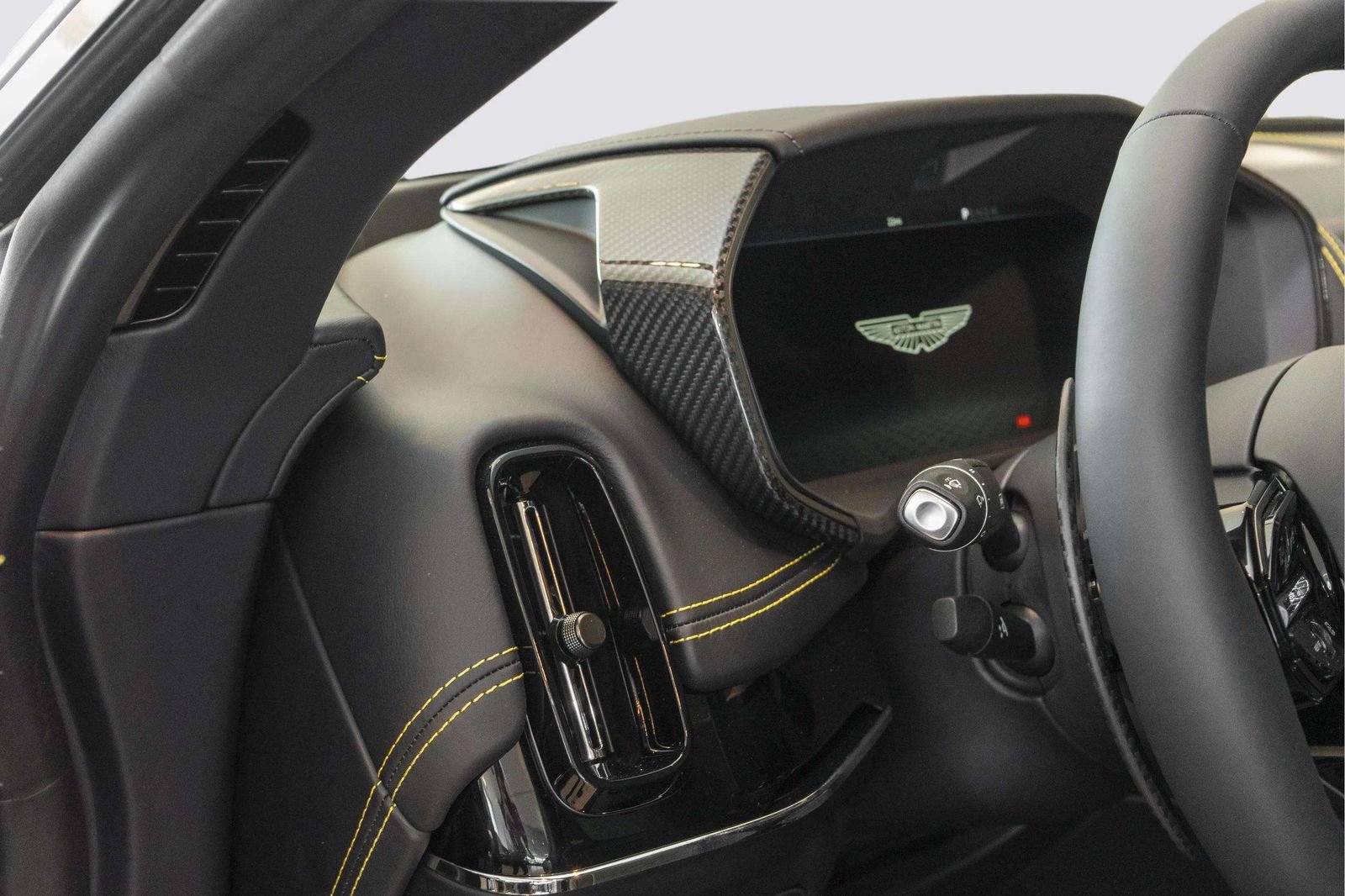 New 2026 Aston Martin DBX S AWD/4WD image 32
