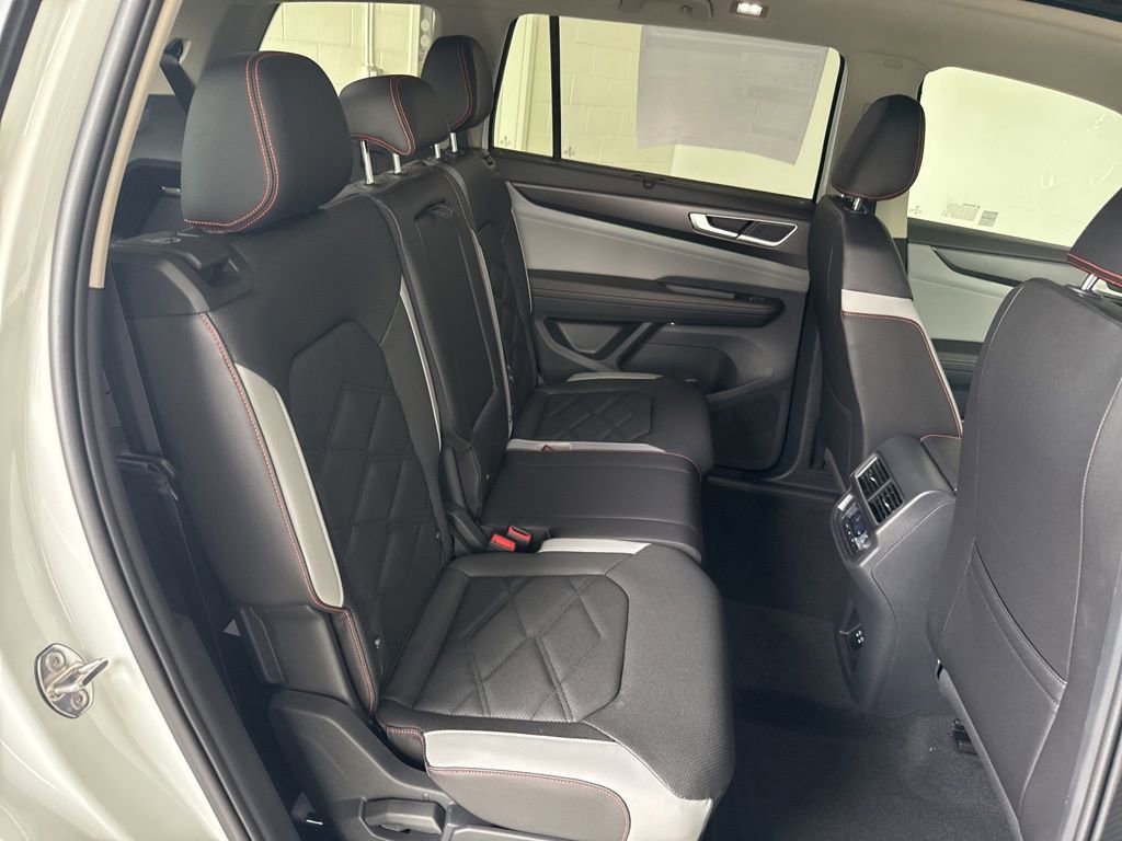 New 2025 Volkswagen Atlas Peak Edition SE image 14