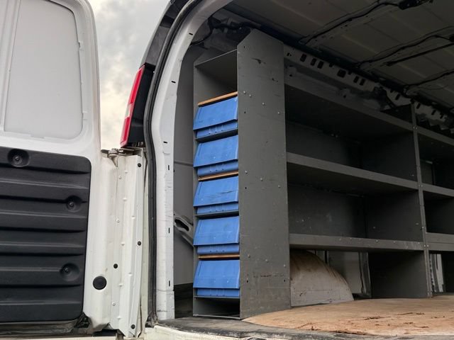 Used 2017 GMC Savana 3500 Extended RWD image 31