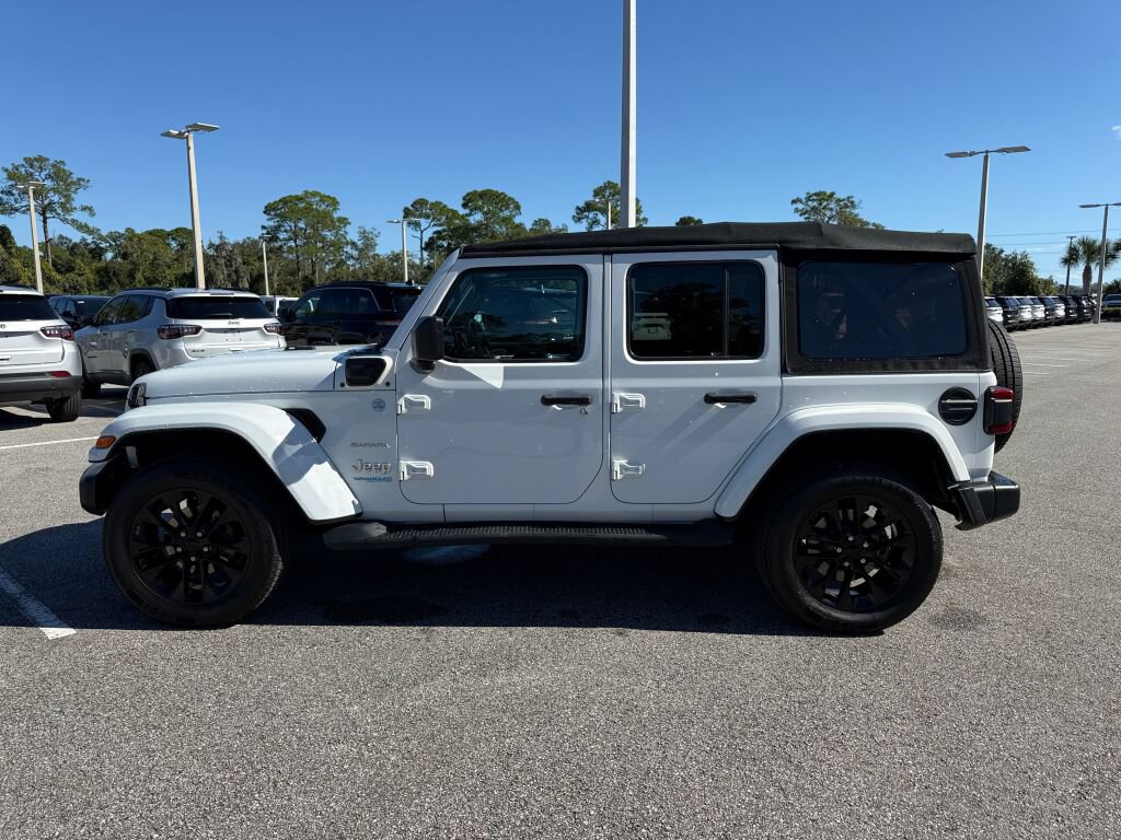 Used 2021 Jeep Wrangler Unlimited Sahara AWD/4WD image 7