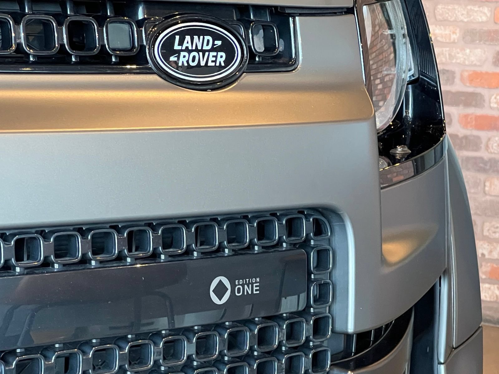 Used 2025 Land Rover Defender 110 AWD/4WD image 49