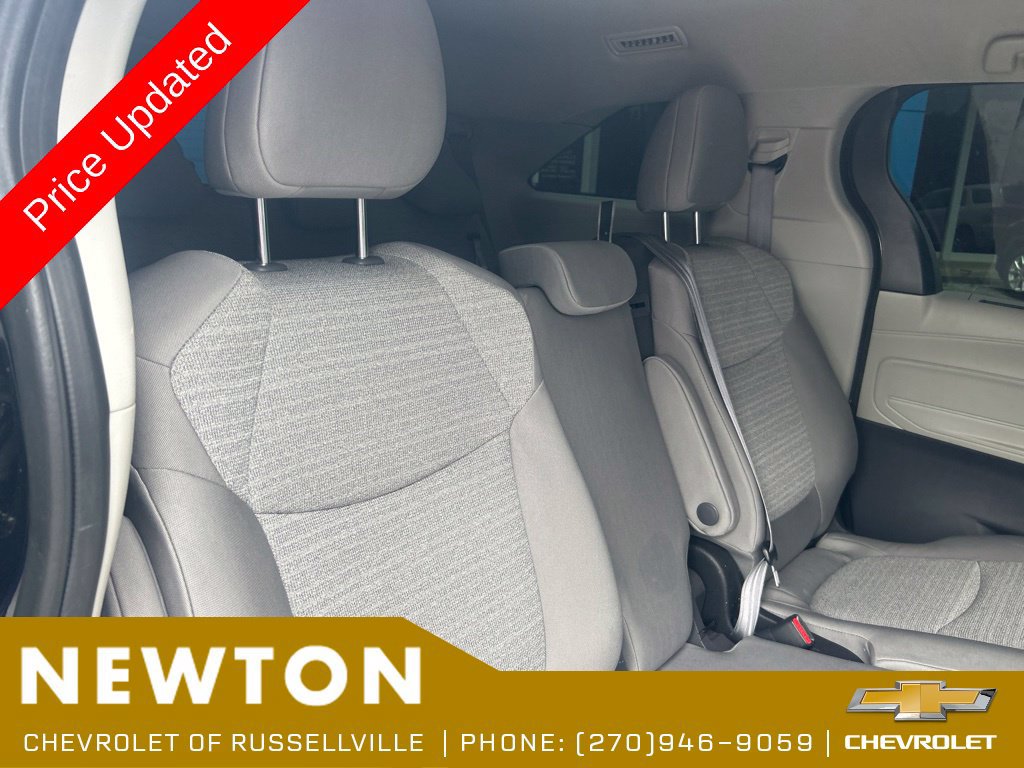 Used 2022 Toyota Sienna LE FWD image 27