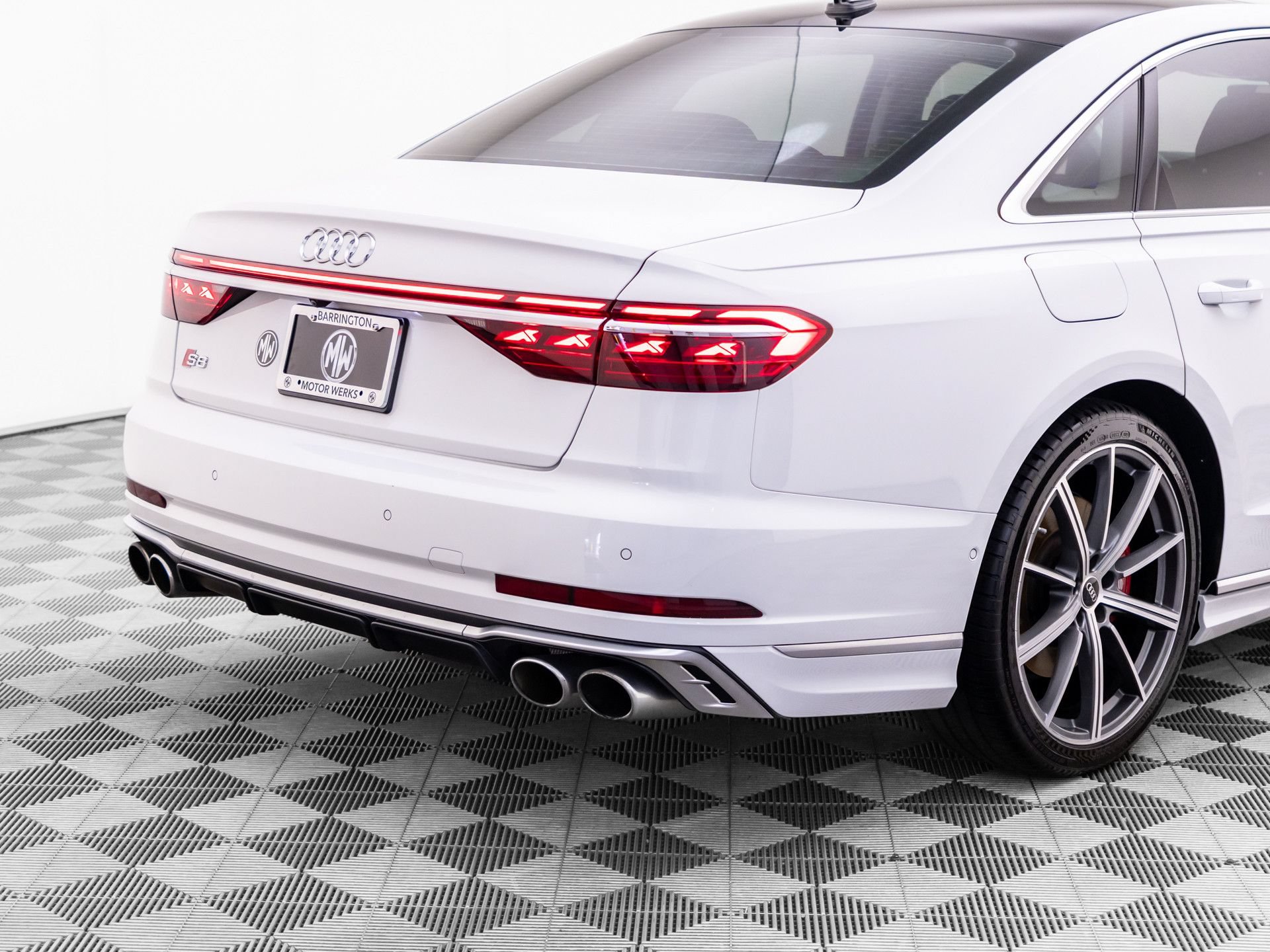 Used 2022 Audi S8 AWD/4WD image 36