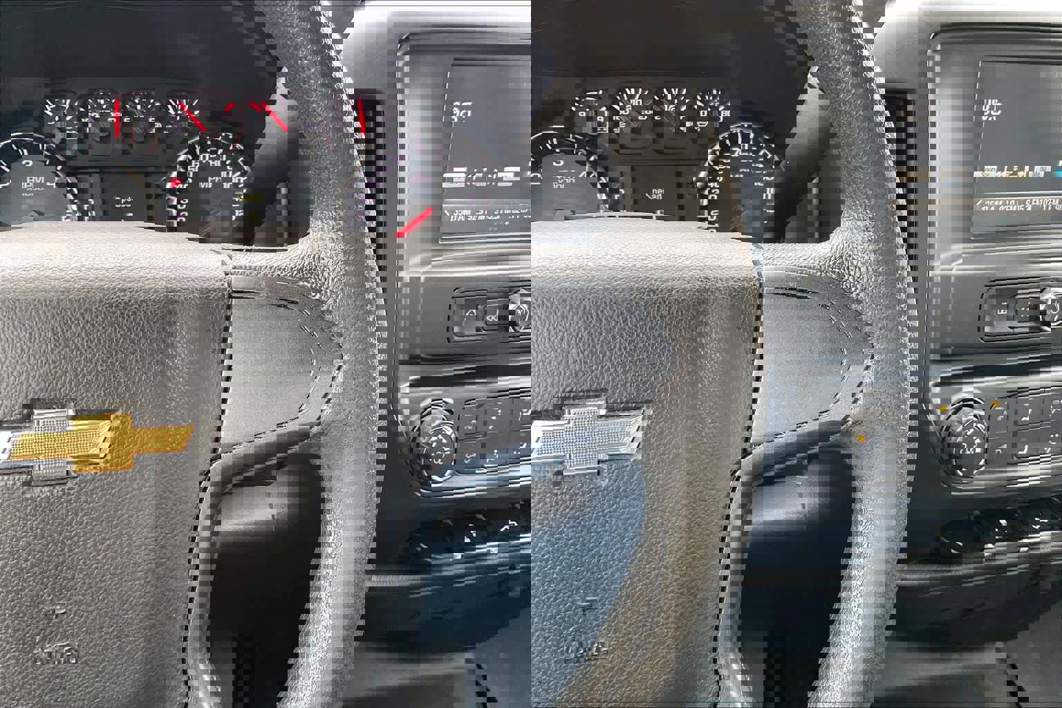 Used 2018 Chevrolet Silverado 1500 LS w/ Trailering Package AWD/4WD image 22