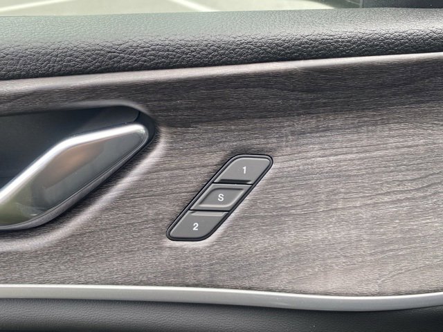 New 2025 Jeep Grand Cherokee L Limited w/ Luxury Tech Group II image 14