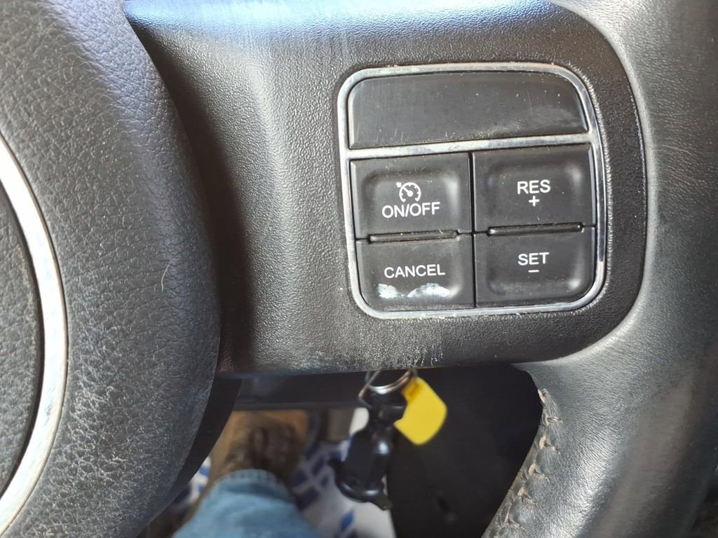 Used 2015 Jeep Wrangler Unlimited Sahara w/ Max Tow Package image 15