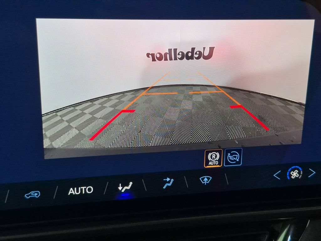 New 2026 Chevrolet Equinox EV LT FWD image 18