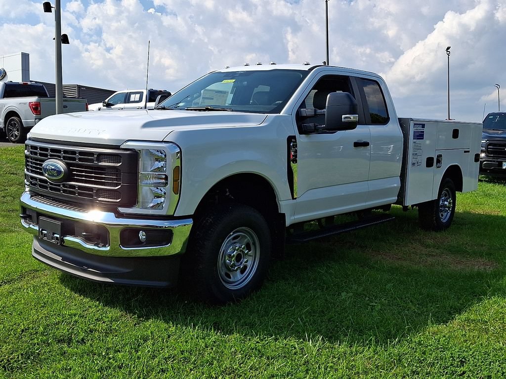 New 2026 Ford F350 XL w/ XL Chrome Package AWD/4WD image 2